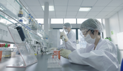 光明乳業(yè) 解鎖乳品“黑科技”，生物技術(shù)研發(fā)引領(lǐng)行業(yè)新篇章